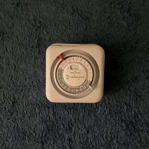 Mechanical 15 Amp Intermatic Timer for Indoor & Landscape Lights and Decorations